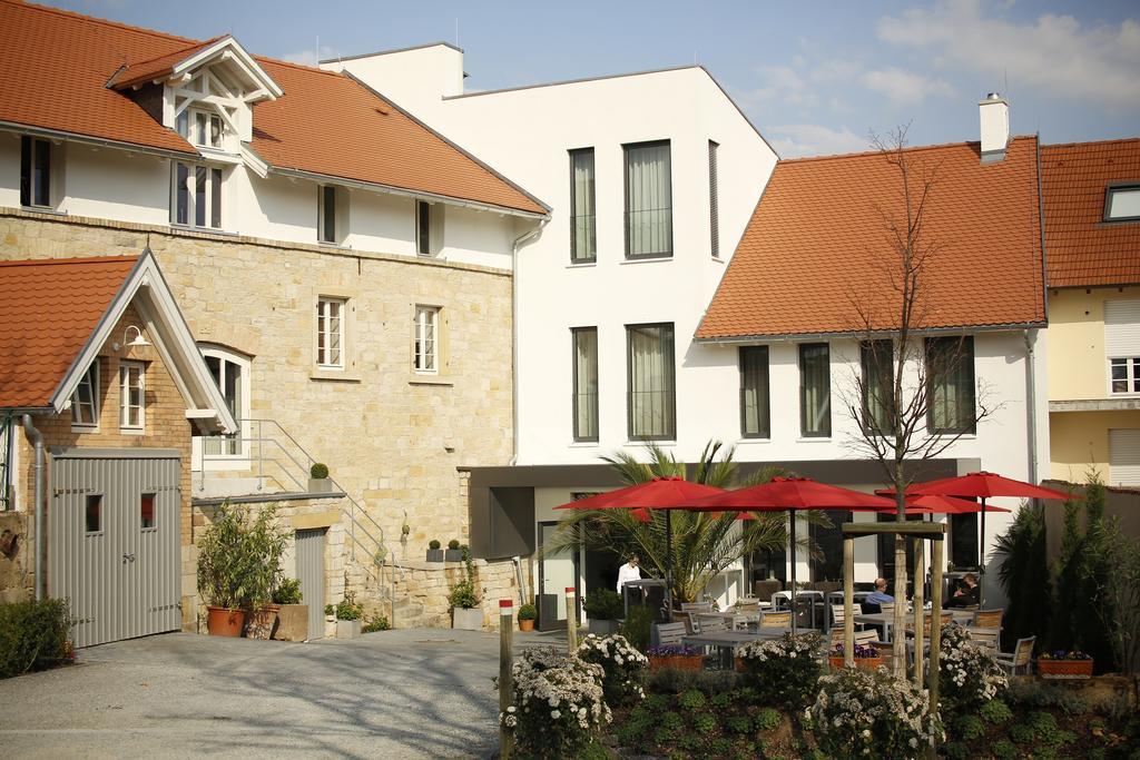 Weinhaus Henninger Hotel Kallstadt Buitenkant foto