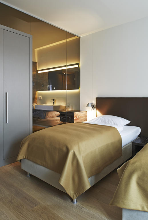 Weinhaus Henninger Hotel Kallstadt Kamer foto