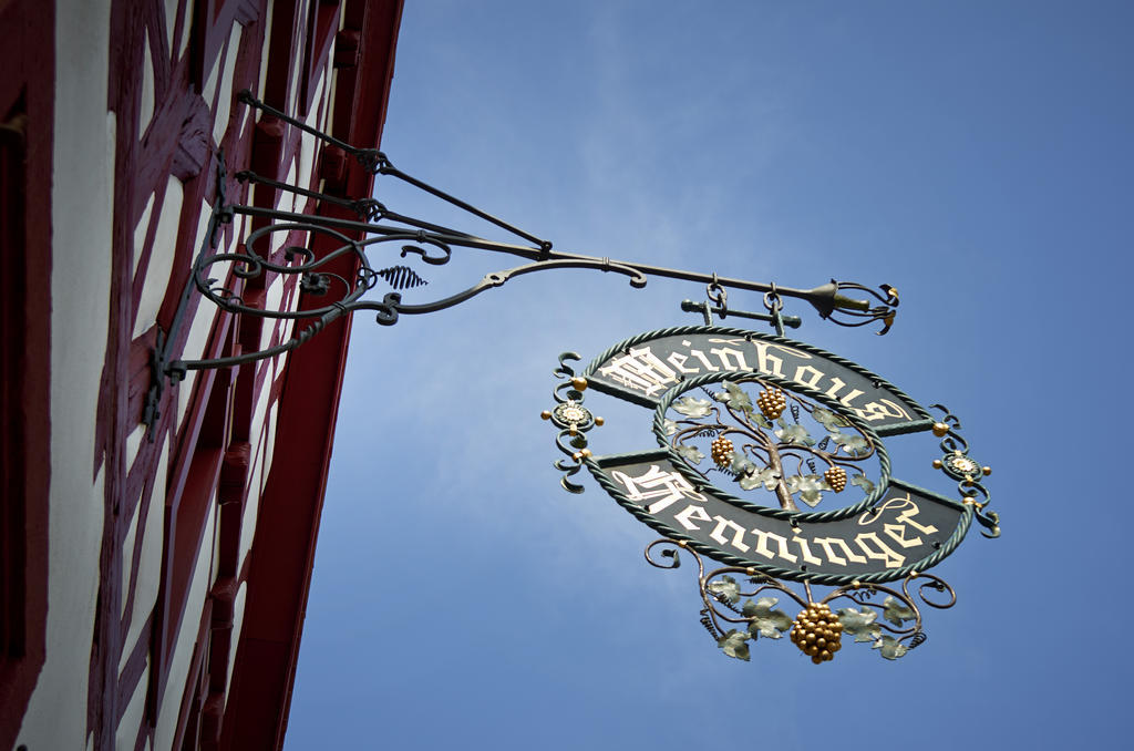 Weinhaus Henninger Hotel Kallstadt Buitenkant foto